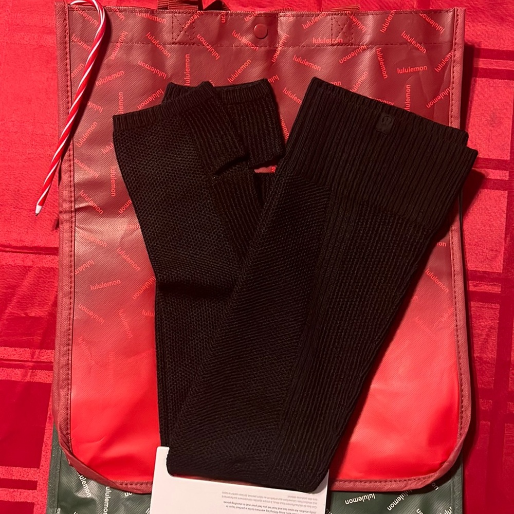 Lululemon Evolution Leg Warmers.  Color: Blk LW9ERXS
